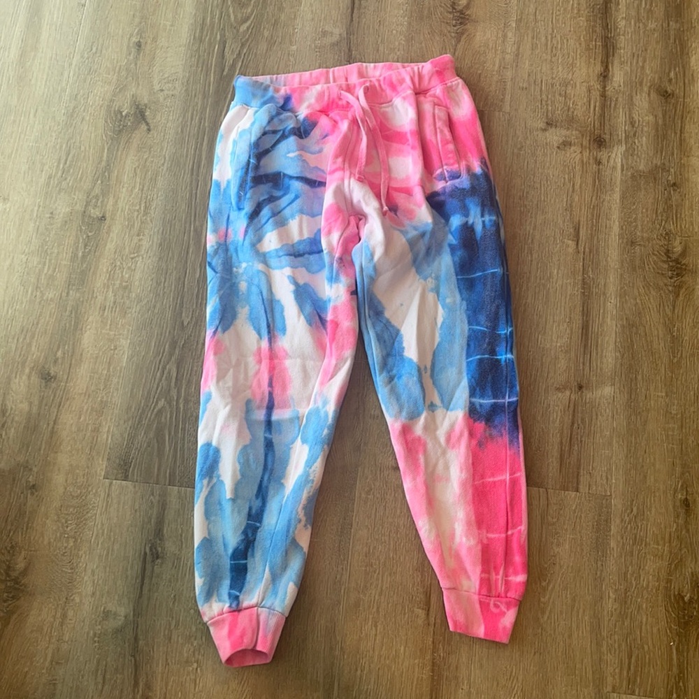 Carmar tie dye sweats!